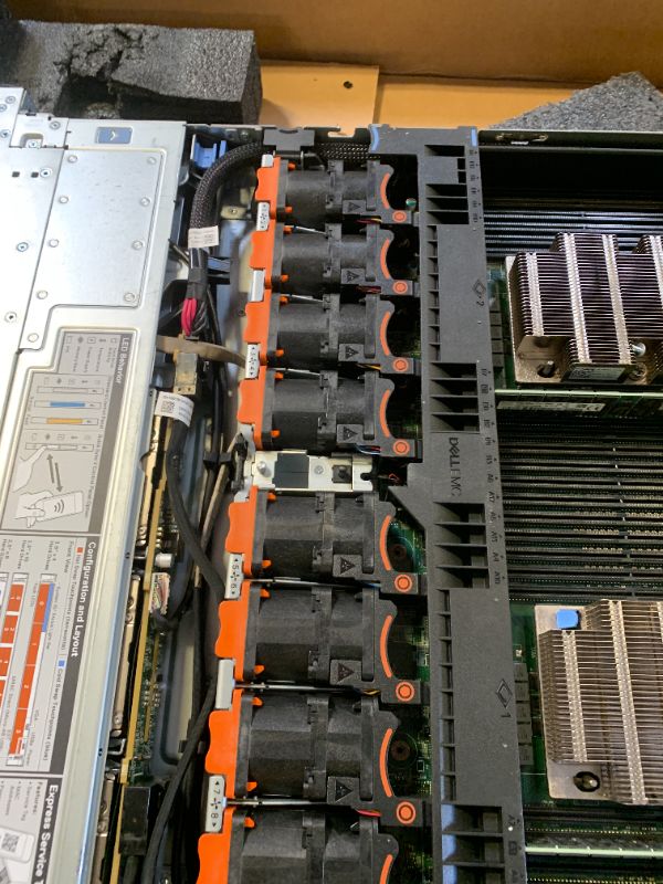 Photo 1 of Dell PowerEdge R640 Server 2.40Ghz 40-Core 128GB RAM 2X 1.92TB SSD 6X 1.8TB (Renewed)
