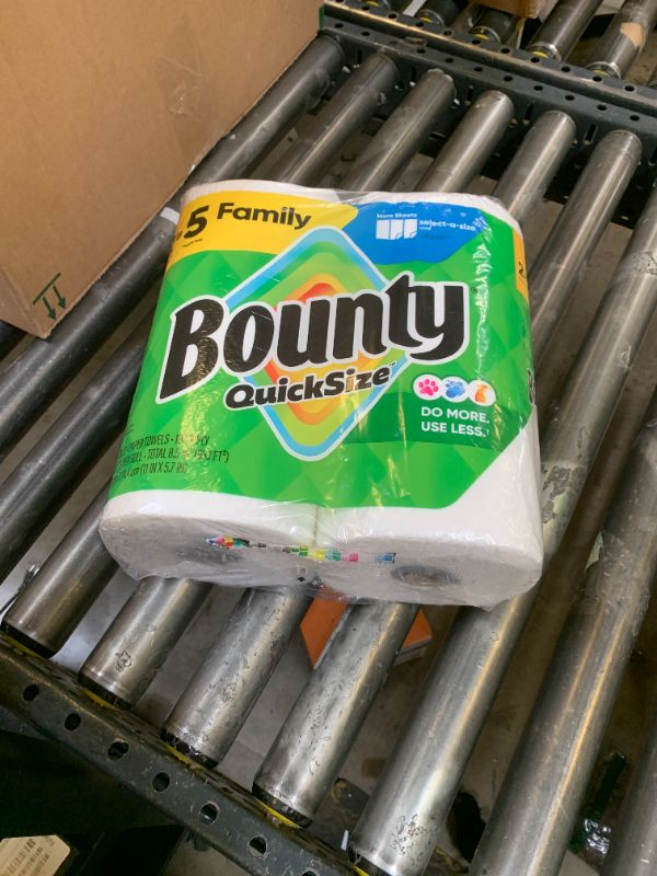 Photo 1 of Bounty Select-A-Size Paper Towels, 2 Double Plus Rolls, White, 113 Sheets Per Roll