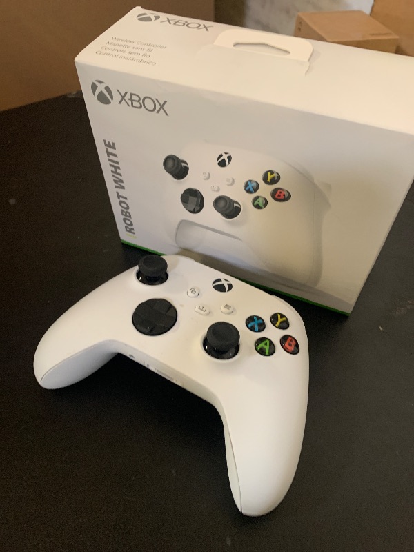 Photo 1 of Xbox Wireless Gaming Controller (2025) – Robot White – Play on Xbox, Windows, Android, iOS, FireTV Sticks, Smart TVs, VR Headsets