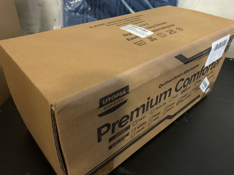 Photo 1 of Utopia Bedding Comforter Duvet Insert, Quilted Comforter with Corner Tabs, Box Stitched Down Alternative Comforters Queen Size (Sage Green)