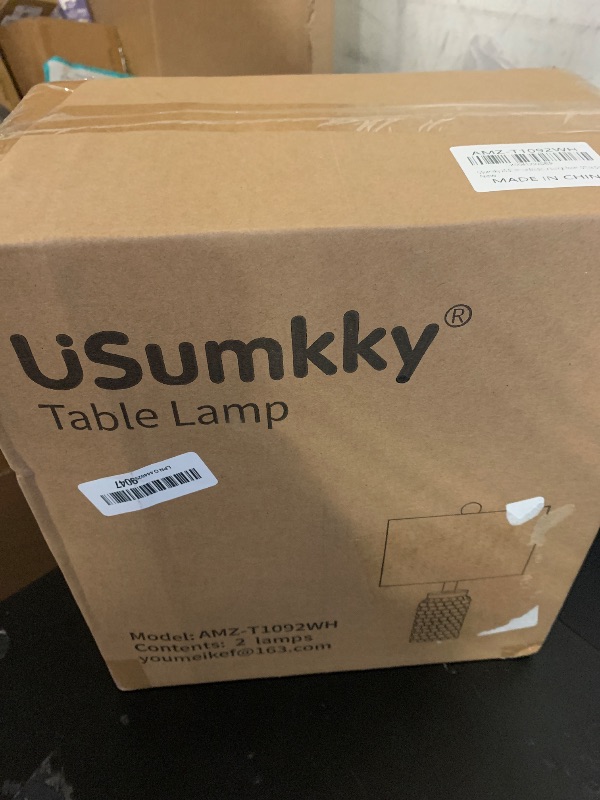 Photo 1 of USumkky 20.5" White Modern Ceramic Bedside Lamp Set of 2 for Bedroom Decor Farmhouse Table Lamp for Living Room Office Dorm