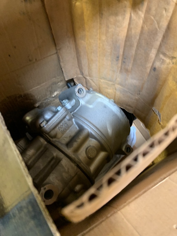 Photo 1 of Air Conditioning Compressor & A/C Clutch AC Compressor Pump for VW J-etta for GTI CC for Passat 1.8L 2.0L 2006-2015 Replaces AC Compressor for Car
