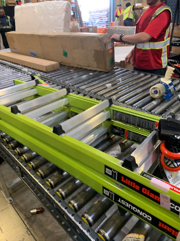 Photo 1 of Little Giant Ladders Systems Conquest 2.0, M22, 22ft, Multi-Position Ladder, Fiberglass, Type 1A, 300 lbs Weight Rating, (17122-001), Green