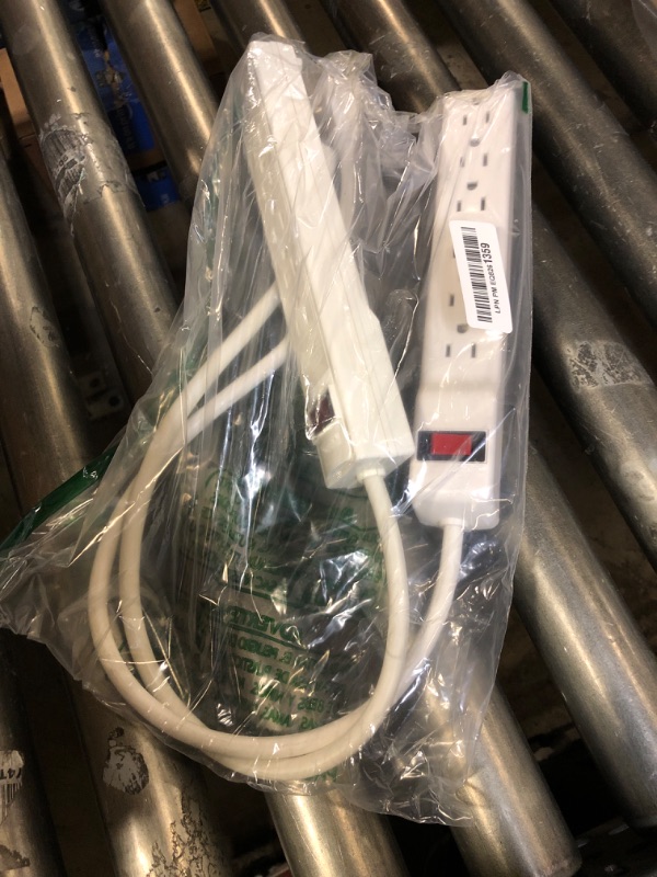 Photo 1 of Amazon Basics Extension Cord (25 Foot)