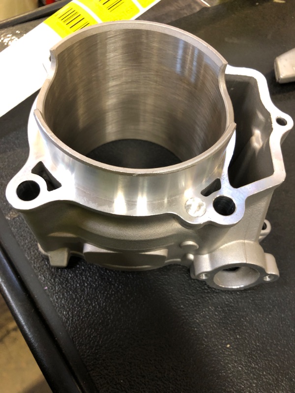Photo 1 of  cylinder for a Yamaha YFZ450 engine