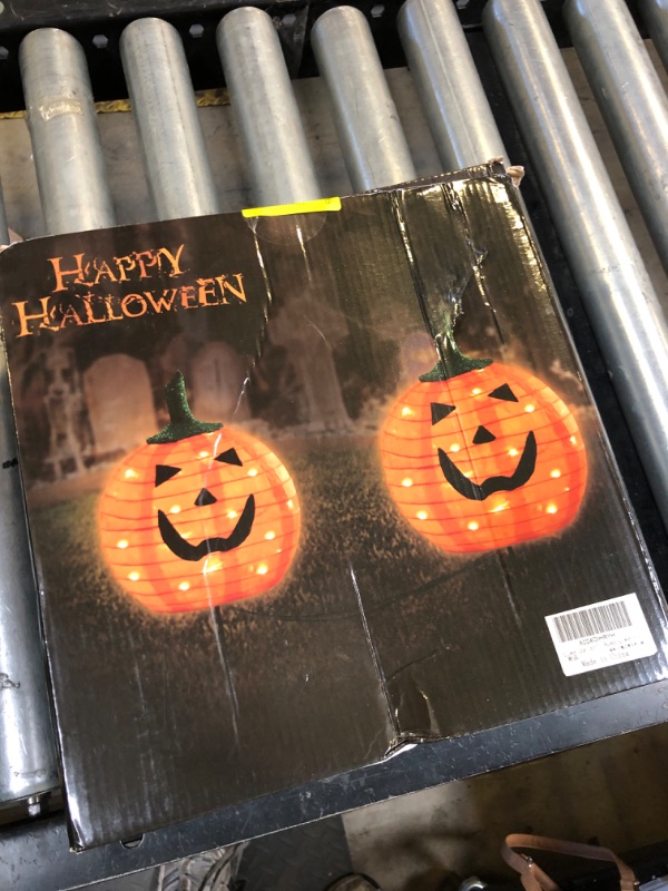 Photo 1 of Halloween Large Pumpkin Pathway Lights, 4PCS 3D Pumpkin Stake Path Lights, Outdoor Pumpkin Shaped Pathway Garden Lights for Patio Yard Lawn Walkway Halloween Decor