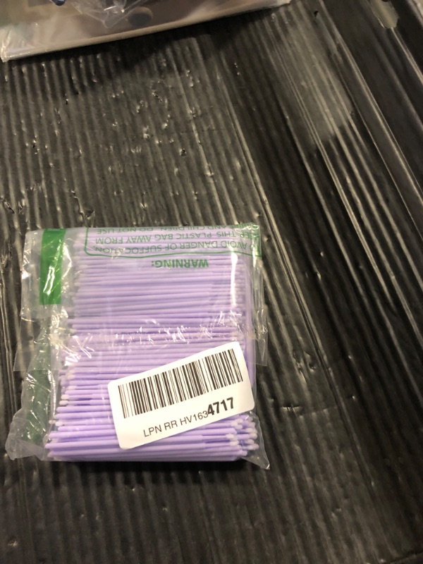 Photo 1 of 400 Pcs Micro Applicator Brushes,JASSINS Microswabs for eyelash extensions,Disposable 2mm Precision Mascara swab,For Cleaning and Applying Makeup (Light purple)