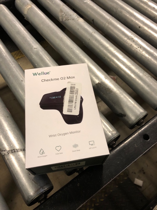 Photo 1 of Wellue Wrist Pulse Oximeter with Audio Reminder| Bluetooth Blood Oxygen Monitor Rechargeable for Continuous SPO2 Tracking with 72 Hours Battery Life, Free APP & PC Reports, Style 2