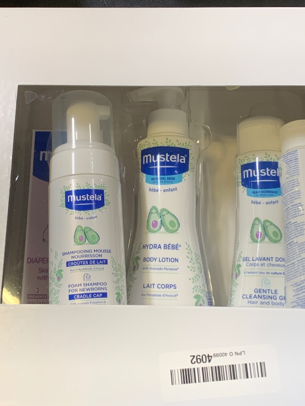 Photo 1 of Mustela Newborn Arrival Gift Set - Baby Skincare & Bath Time Essentials - Natural & Plant Based - 5 Items Set