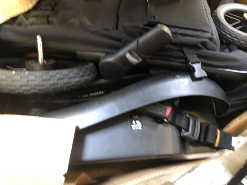Photo 1 of maxi cosi zelia luxe 5 in 1 modular travel system in new hope black