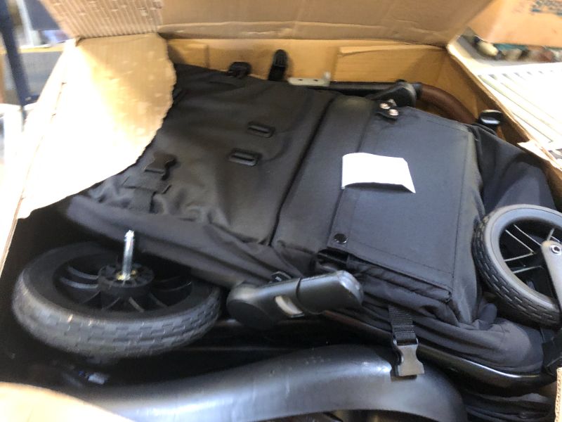 Photo 1 of maxi cosi zelia luxe 5 in 1 modular travel system in new hope black
