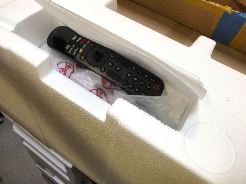 Photo 1 of LG 77-Inch Class OLED evo C4 Series Smart TV 4K Processor Flat Screen with Magic Remote AI-Powered with Alexa Built-in (OLED77C4PUA, 2024)