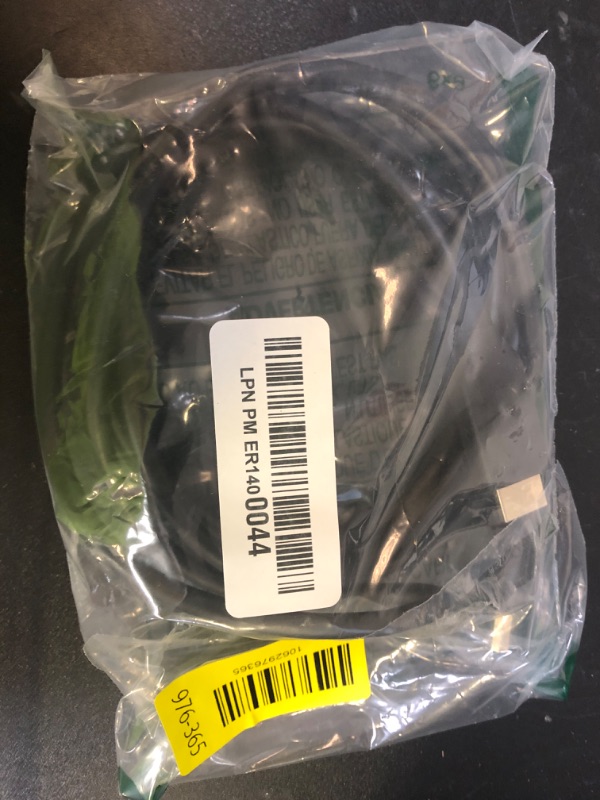 Photo 1 of Amazon Basics DisplayPort to HDMI Cable, Uni-Directional, 4K@30Hz, 1920x1200, 1080p, 6 ft, Black