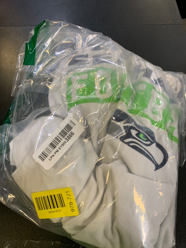 Photo 1 of Junk Food Clothing x NFL - Seattle Seahawks - Classic Team Logo - Unisex Adult Short Sleeve Fan T-Shirt for Men and Women - Size XX-Large