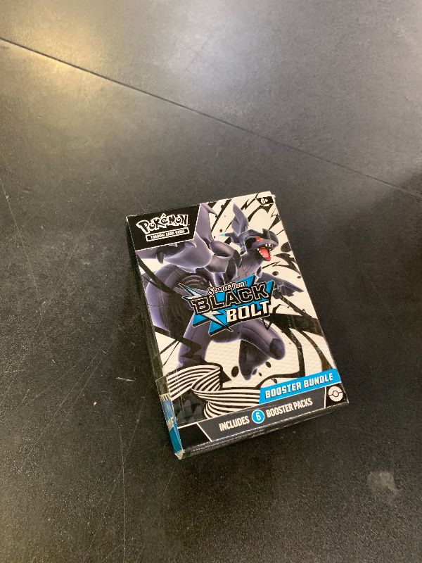 Photo 1 of Pokemon TCG Scarlet & Violet 10.5 Black Bolt Booster Bundle Set