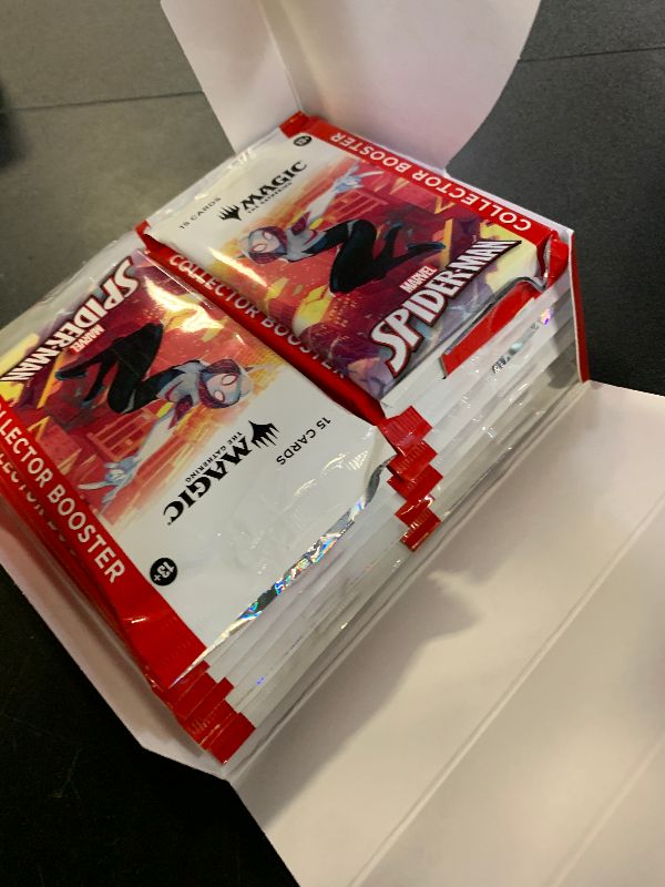 Photo 1 of OPEN SOLD AS IS NO RETURN****Magic: The Gathering | Marvel's Spider-Man - Collector Booster Box (12 Packs)
