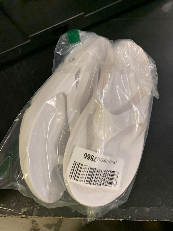 Photo 1 of DREAM PAIRS Women's Sandals, Comfortable Arch Support Flip Flops for Summer,Size 9,White,DWUMFF2510