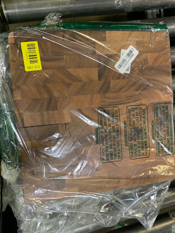 Photo 1 of Ironwood Gourmet 28218 Square Charleston End Grain Chef's Board , Acacia Wood 14" Square