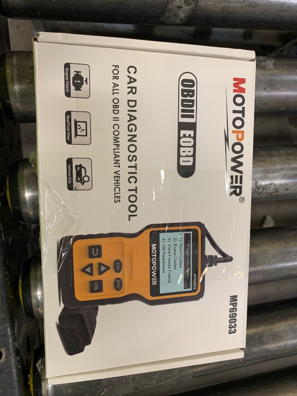 Photo 1 of MOTOPOWER MP69033 Car OBD2 Scanner Code Reader Engine Fault Scanner CAN Diagnostic Scan Tool for All OBD II Protocol Cars Since 1996, Yellow
