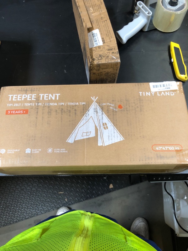 Photo 1 of besrey Kids Tent, Kids Play Tent 2 in 1 with Padded Mat and Lights, Large Playhouse with 2 Doors & 4 Windows, Indoor & Outdoor, Christmas Toddler Playhouse, 51" x35" x 51" (Green)