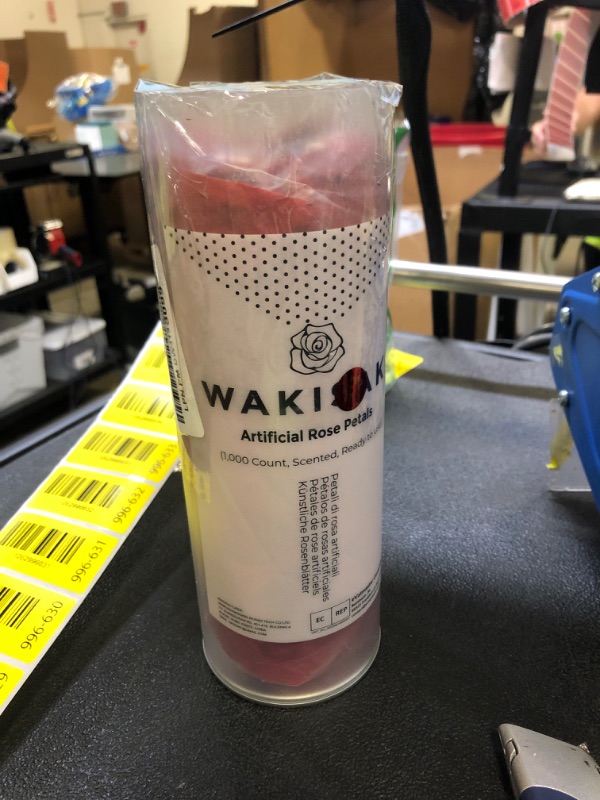 Photo 1 of (Pre-Separated, Scented) WAKISAKI Artificial Silk Rose Petals for Wedding Flower Petals for Romantic Special Night, for Proposal, Anniversary (1,000 PCS, Dark Red)