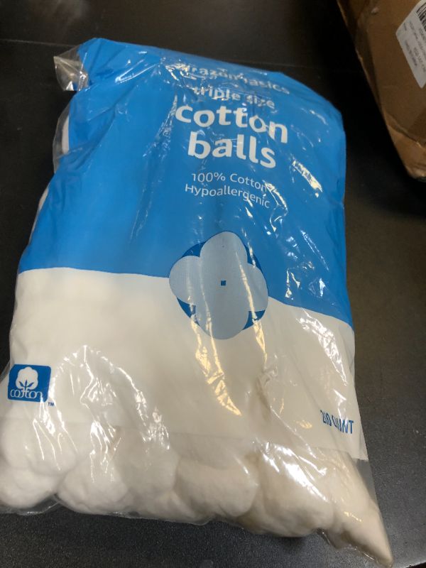 Photo 1 of Amazon Basics Cotton Balls for Skincare, 200 Count (Previously Solimo)