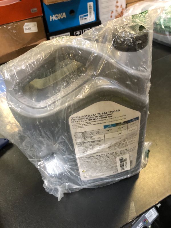 Photo 1 of Pennzoil 550045348 Motor Oil, 1 gal, Bottle, 446 deg F, Slight Hydrocarbon