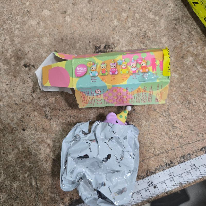 Photo 1 of ***OPENED*** Sonny Angel Birthday Gift Bear 2021 - Original Mini Figure / Edition , Multicolor