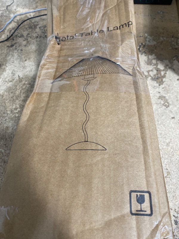 Photo 1 of ****BOX DAMAGED/ITEM NEW8
YJSQOEOE Pleated Table Lamp, S Tube Modern Table Lamp for Bedroom, Bedside Lamps with Organic Textured Linen Lampshade for Nightstand Bedroom Home Office Decor, Gold