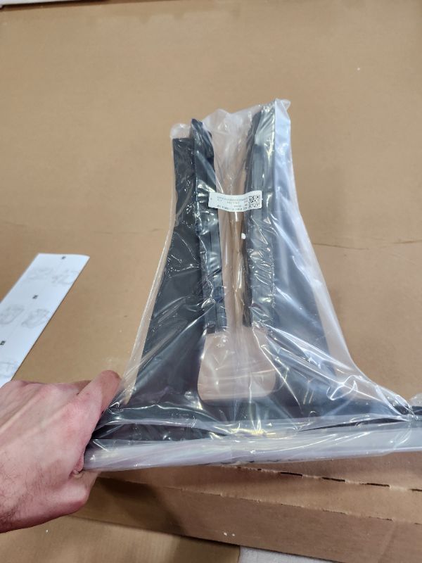 Photo 1 of *************SCREEN CRACKED, NON-FUNCTIONAL, FINAL SALE************
Samsung 98-Inch Class 4K Crystal UHD DU9000 Series HDR Smart TV, Object Tracking Sound Lite, Motion Xcelerator 120Hz, Supersize Picture Enhancer, Mega Contrast, Alexa Built-In (UN98DU9000