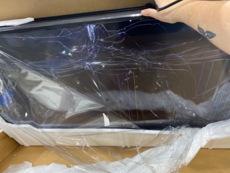 Photo 1 of *** DAMAGED SCREEN BROKEN ** Samsung 55-Inch Class Crystal UHD U8000F 4K Smart TV (2025 Model) Endless Free Content, Crystal Processor 4K, MetalStream Design, Knox Security, Compatible with Alexa