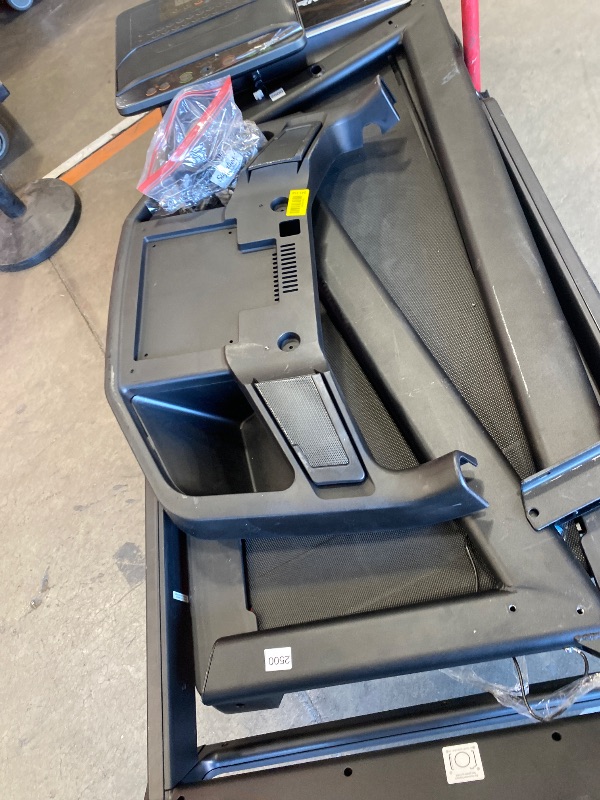 Photo 1 of * FOR PARTS ONLY ** ProForm City L6 Treadmill: Steel Frame, 8 MPH Max Speed, 100 Programs