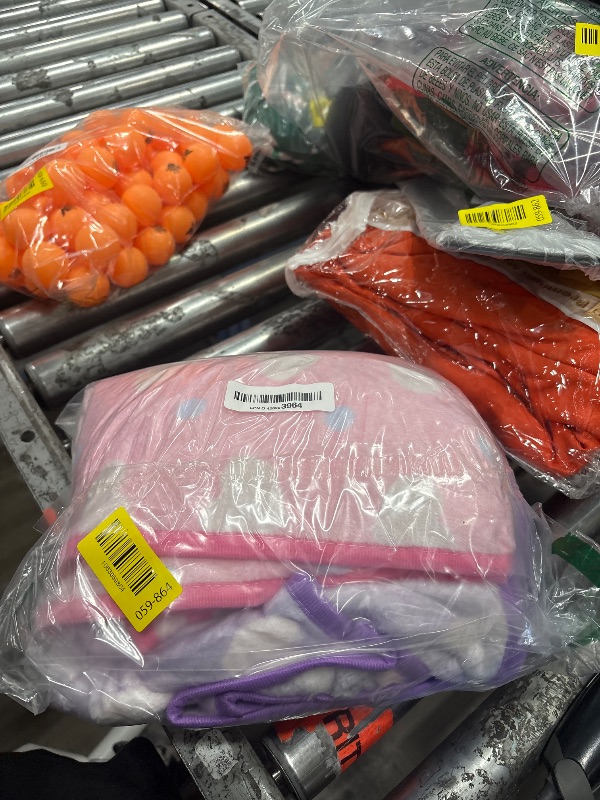 Photo 1 of 1 Pack 3 Blankets Super Soft Cute Dot Pattern Pet Blanket Flannel Throw for Dog Puppy Cat Purple/Pink/Cyan Large