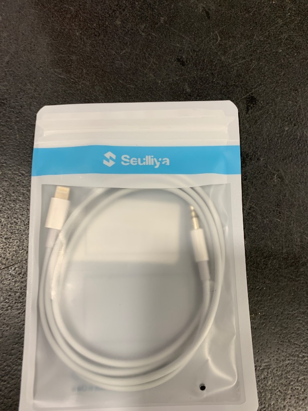 Photo 1 of (Apple MFi Certified) iPhone AUX Cord,Lightning to 1/8 Inch Audio Cable,3.3ft, Headphone Jack Adapter Male Aux Stereo Audio Cable Compatible for iPhone 14/13/12/11/XR/X/8/7 (White)