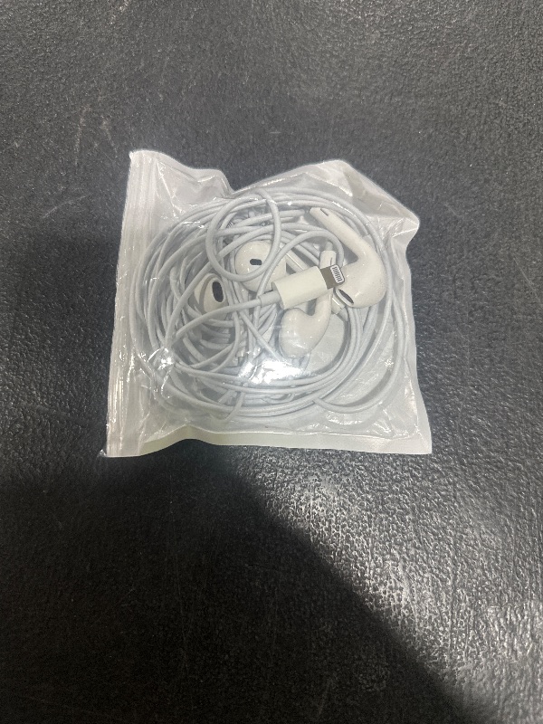 Photo 1 of 2 Pack Wired Headphones for iPhone (Lightning Connector Plug&Play) Earbuds Built-in Microphone & Volume Control,Compatible with iPhone 14/13/12/11/XR/XS/X/8/7/Pro/Pro Max?Official Certified Earphone?