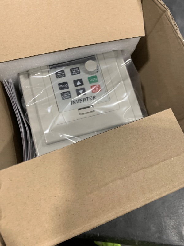 Photo 2 of Variable Frequency Inverter 2.2KW VFD Single Phase 110V to Three Phase 220V Spindle Motor Speed Control Frequency Converter VFD Phase Converter vfd 220v input 220v 3 phase output vfd 110v