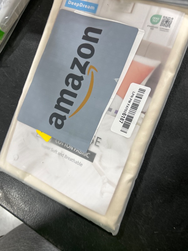 Photo 1 of 100% Cotton Queen Pillowcases Set of 2, Deep Dream 600 Thread Count Pillow Cases, 20x30 Inches, Super Soft and Breathable Envelope Closure (Cream)