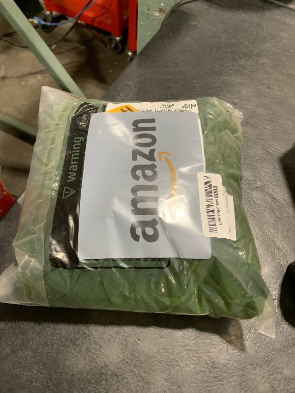 Photo 1 of 1 Pack Hunter Green Spandex Round Tablecloths for 72in Table, Stretchy Fitted 6FT Round Table Cloths, Wrinkle Free Table Cover with Skirt for Wedding Birthday Party Bridal Shower Banquet