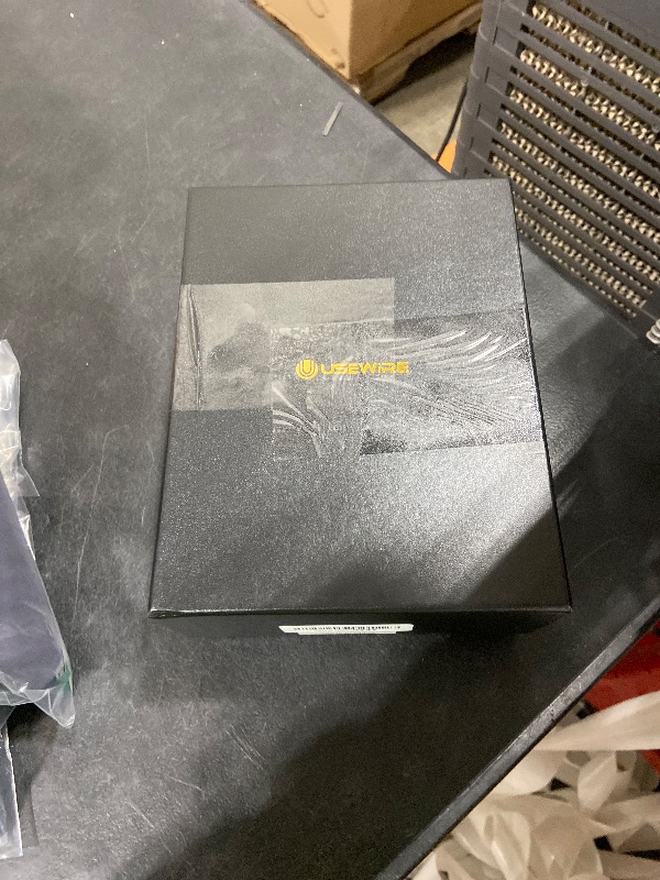 Photo 1 of **INCOMPLETE** Usewire Cigar Humidor, Leather Cigar Case with Cigar Lighter, Built-in Straight Cigar Cutter and Cigar Punch, Travel Cigar Humidor with Humidifier and Cedar Tray, Cigar Accessories Set for Men