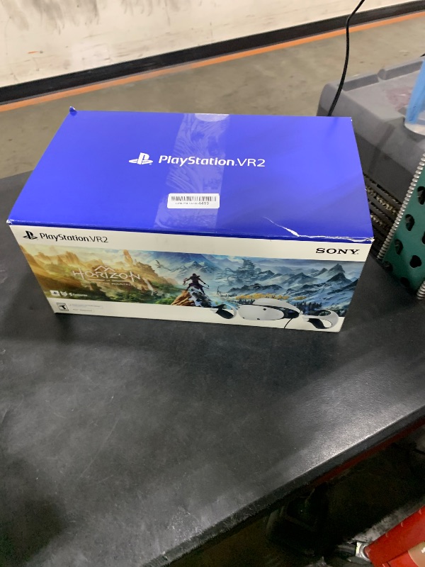 Photo 1 of PlayStation VR2 Horizon Call of The Mountain™ Bundle (PSVR2)
