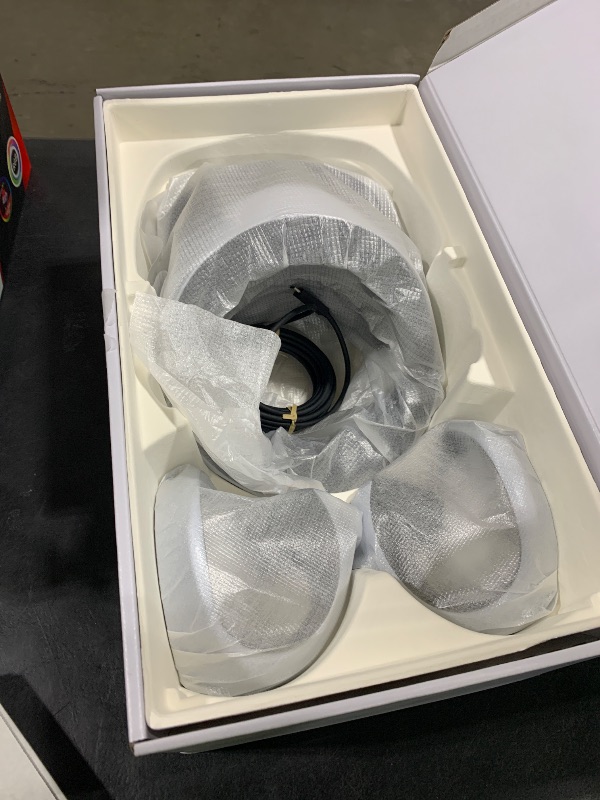 Photo 1 of PlayStation VR2 Horizon Call of The Mountain™ Bundle (PSVR2)