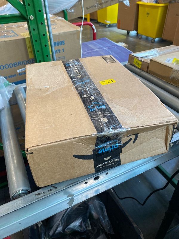 Photo 1 of *USED*
Jutom 16 Pcs Christmas Cedar Pine Stems - 18 Inch Artificial Faux Cedar Branches Christmas Greenery Pine Picks for Vase DIY Crafts Xmas Wreaths Garlands Decorations