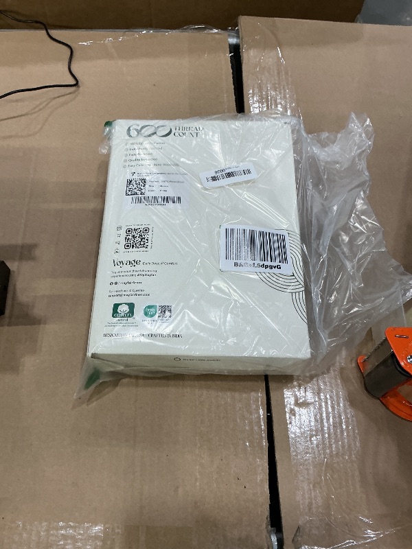 View 2 of *USED*
Mayfair Linen 100% Egyptian Cotton Queen Fitted Sheet Only - 600 Thread Count Cotton Fitted Sheet Queen, Soft, Durable, Cooling 16" Deep Pocket Sateen Weave Bottom, Luxury Hotel Quality - White