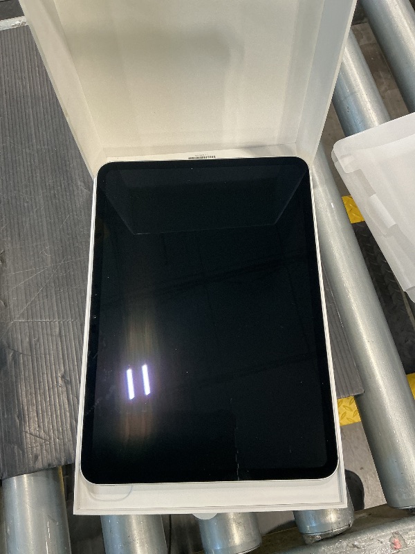 Photo 1 of *USED*
Apple iPad Pro 11-inch (M5): Ultra Retina XDR Display, 512GB, Landscape 12MP Front Camera/12MP Back Camera, LiDAR Scanner, Wi-Fi 7 with Apple N1, Face ID, All-Day Battery Life — Silver