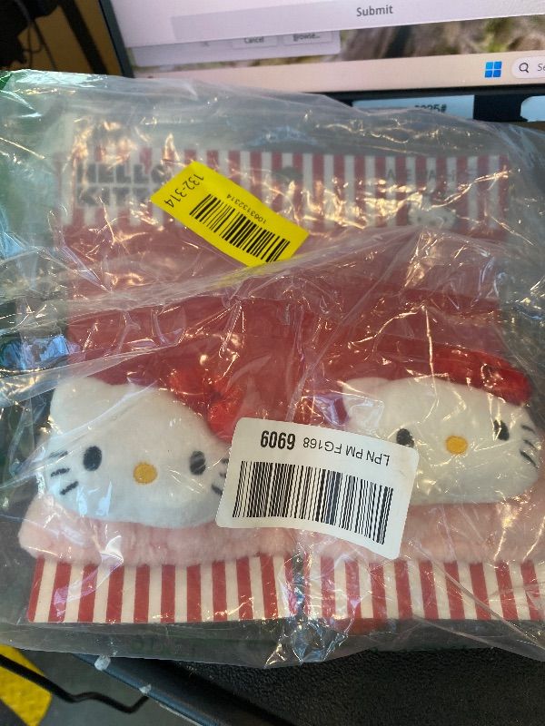Photo 1 of ***MISSING HEADBAND*** Hello Kitty Face & Bow 3-Piece Face Wash Set