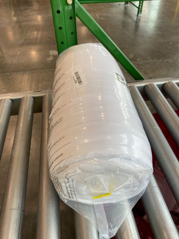 Photo 1 of *USED*
Bedsure Comforter Duvet Insert - Quilted Comforters Full Size, All Season Duvet, GentleSoft Down Alternative Bedding, with 8 Tabs, Gifts for Women/Men, White, Full 86 x 82 Inches