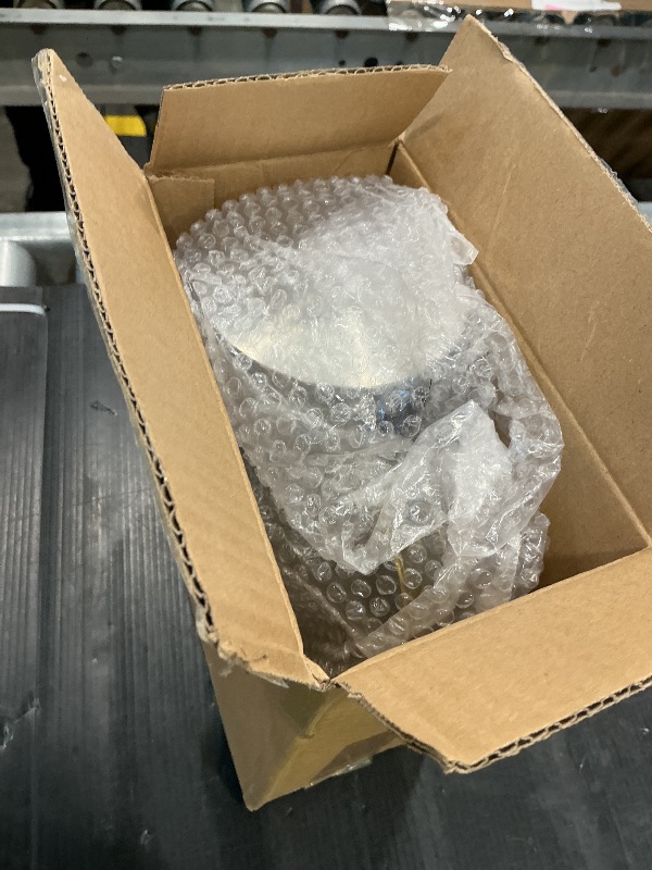 Photo 1 of *MINOR DAMAGE - USED*
Glass Pitcher With Lid and Handle, Water Pitcher For Fridge, Ice Tea Carafe for Cold Brew, Drinks, Lemonade, Juice, Coffee, Beverage, Fruit, 1.4 Liters 47oz, Clear, Borosilicate