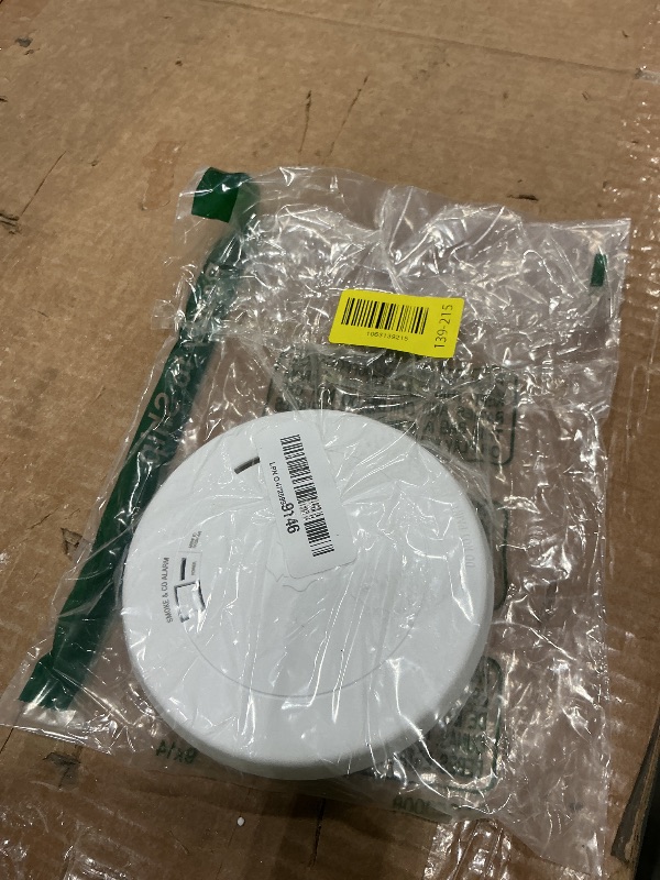 View 2 of **MISSING PARTS UNKOWN**
First Alert SMCO210, 10-Year Sealed Battery Combination Smoke & Carbon Monoxide Alarm with Slim Profile Design, 1-Pack