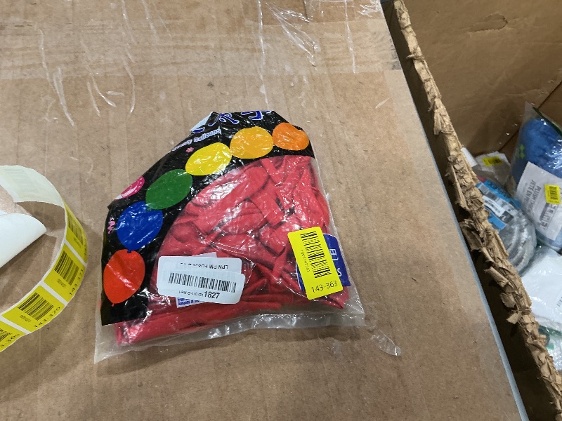 Photo 1 of 100 Pcs Link Balloon Linking Balloon 6 Inch Quick Link Latex Balloon?for Wedding, Birthday, Bridal Shower, Halloween, Christmas, Party Festival Decorations (Red-6in)