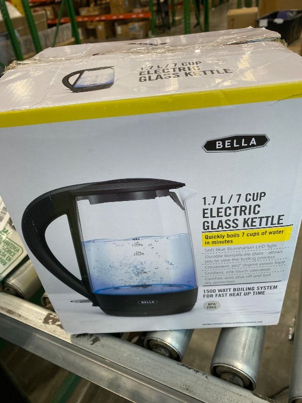 Photo 1 of *USED*
bella 1.7 Liter Glass Electric Kettle, Quickly Boil 7 Cups of Water in 6-7 Minutes, Soft Blue LED Lights Illuminate While Boiling, Cordless Portable Water Heater, Carefree Auto Shut-Off, Black